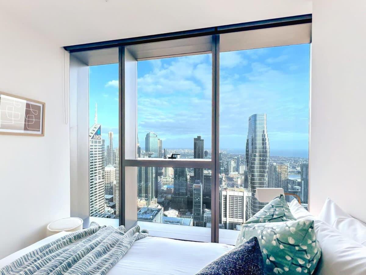 Luxury Cbd Skyline View Lv58 Apartment Melbourne
